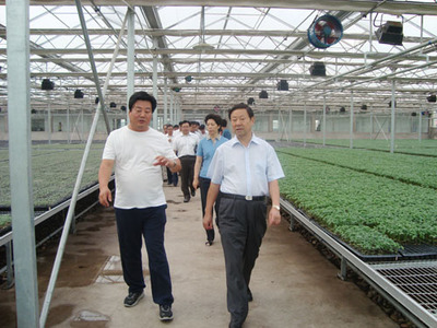 內(nèi)蒙古黨委書記儲(chǔ)波考察赤峰和潤(rùn)農(nóng)業(yè)高新科技產(chǎn)業(yè)開發(fā).